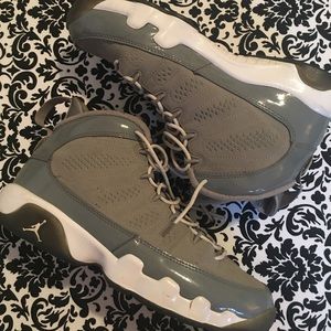 Air Jordan Retro Cool Grey 9s Size 7y